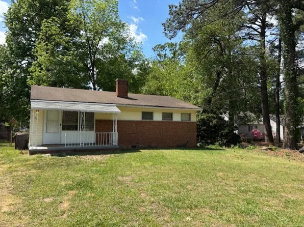 1129 Bridges Dr, High Point, NC 27262