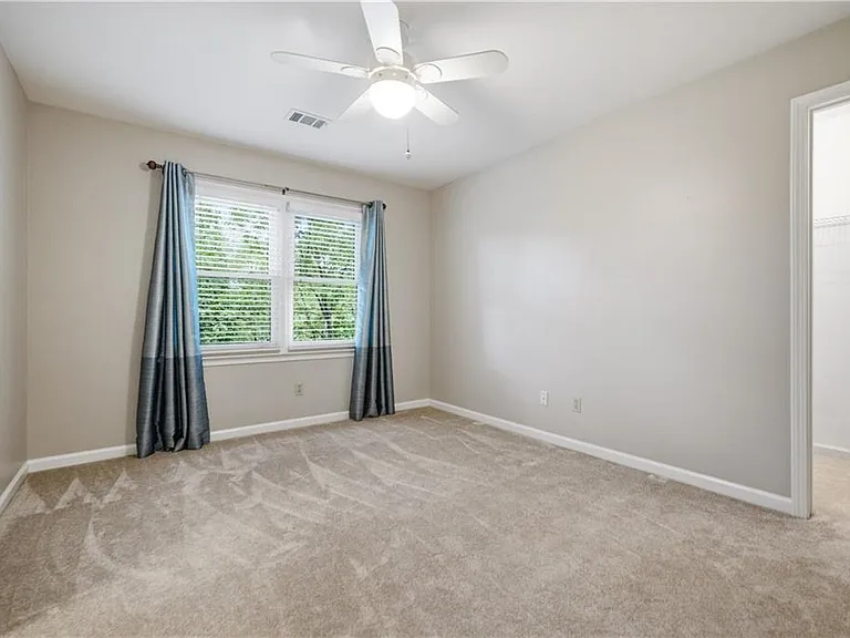 5525 Hampstead Way — Photo 28