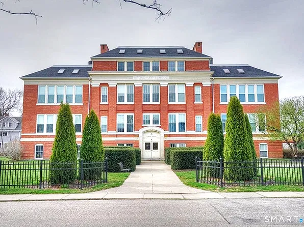6 School Street #3, Stonington, CT 06378