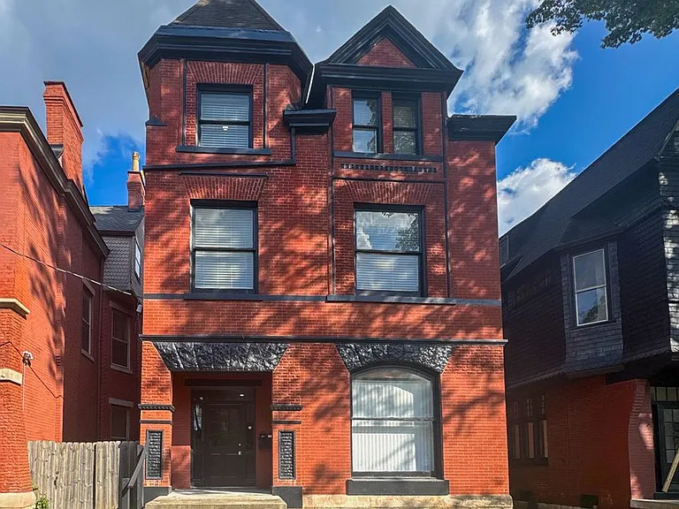 1219 S 2nd St — Photo 8