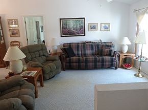 4th image of 5721 N Oakmont Dr