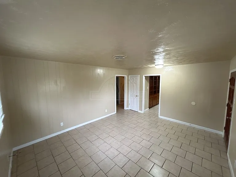 1814 Crestridge Dr — Photo 4