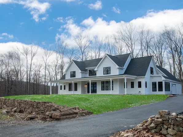 9 Sugar Maple Lane, New Fairfield, CT 06812