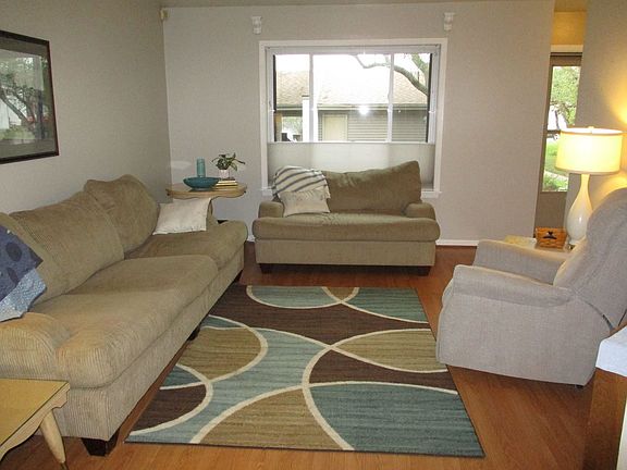 4th image of 11 Briarcliff Ct #11