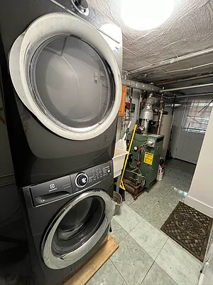 Rented by 18 REALTY | media 10