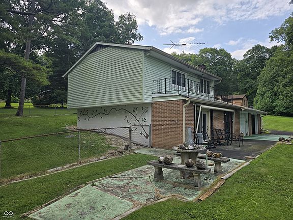 2nd image of 3400 N Maple Grove Rd
