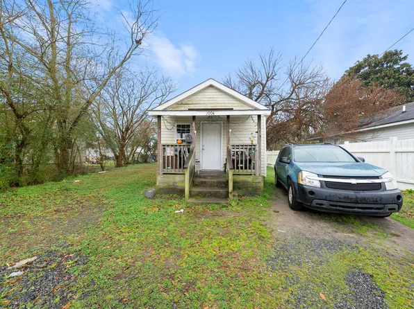 1008 E Harnett St, Dunn, NC 28334