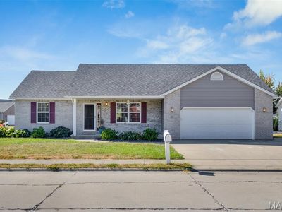 100 Whistling Straits Dr, Highland, IL, 62249