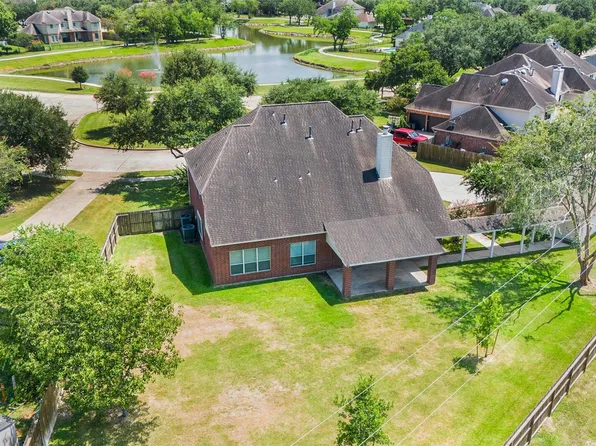 2913 Palmer Dr, Friendswood, TX 77546