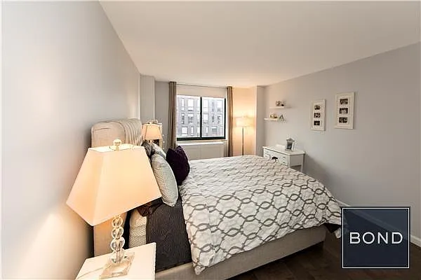 Rented by Bond New York | media 17
