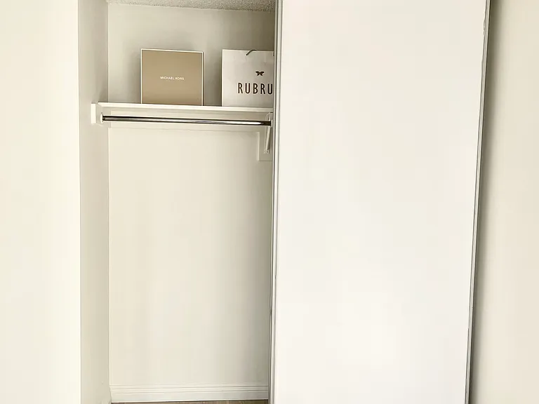 Occidental Towers Apartments — Photo 94