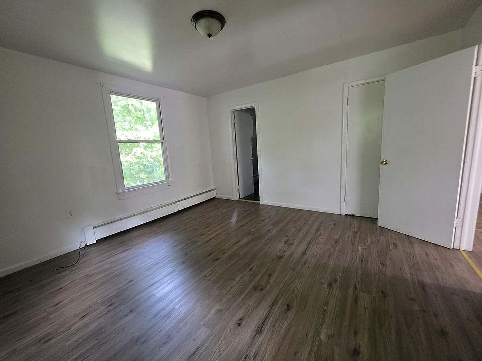 1st image of 202-204 Beech St #6