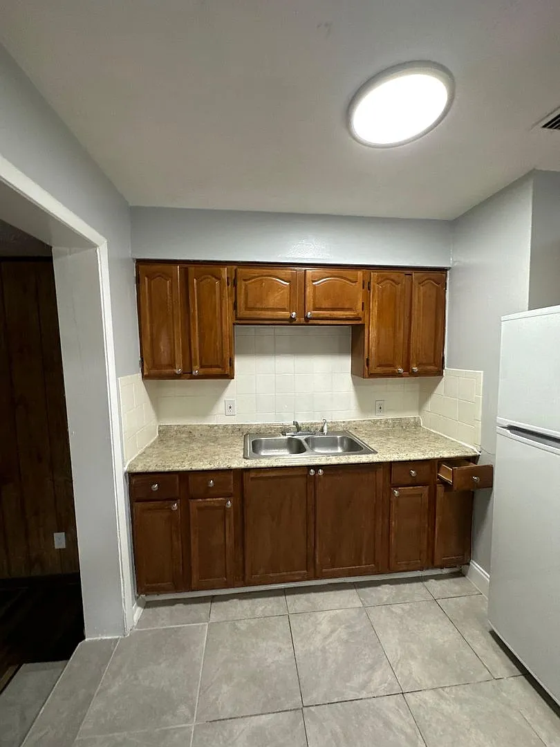 Fully Renovated 3/2 Available for Immediate Rent! — Photo 3