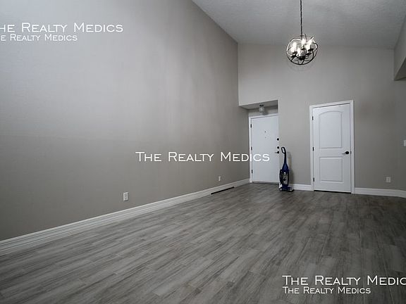 3rd image of 3758 Southpointe Dr Unit 1