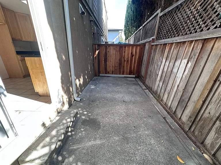 955-959 Joaquin Ave — Photo 7