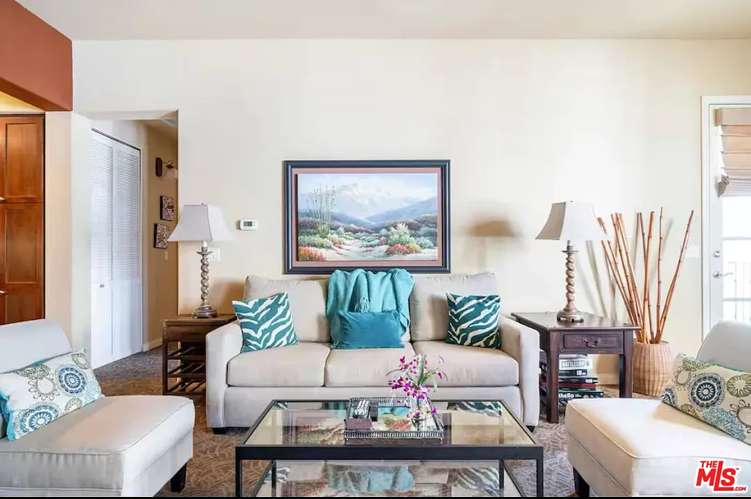 2 bed, 2.0 bath, 1307 sqft, $3,000 — Photo 3