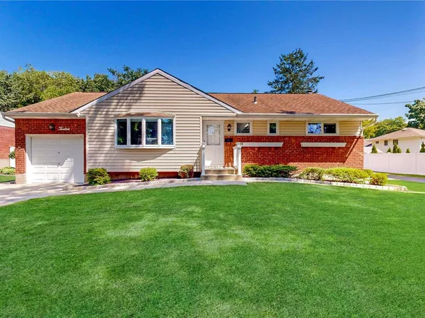 12 Dorothea Street, Commack, NY 11725