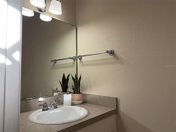 4th image of 501 SW 75th St APT F3