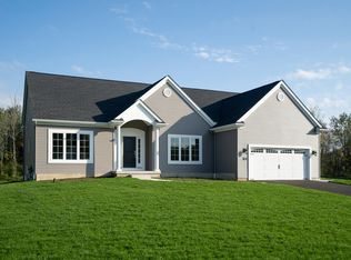 18 Hearthstone Ter, Orchard Park, NY 14127