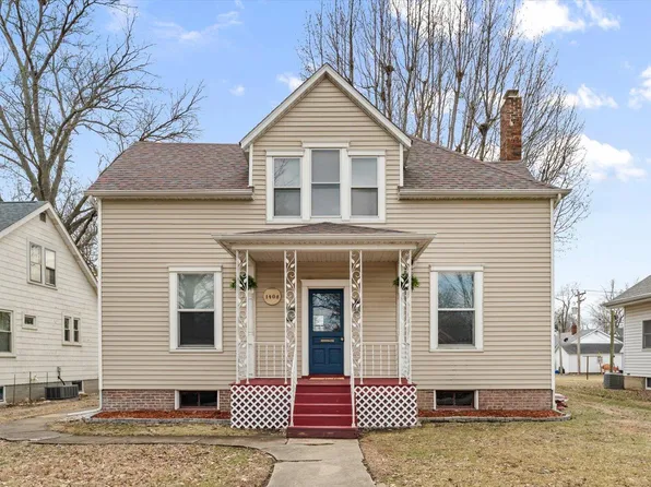 1408 13th St, Highland, IL 62249