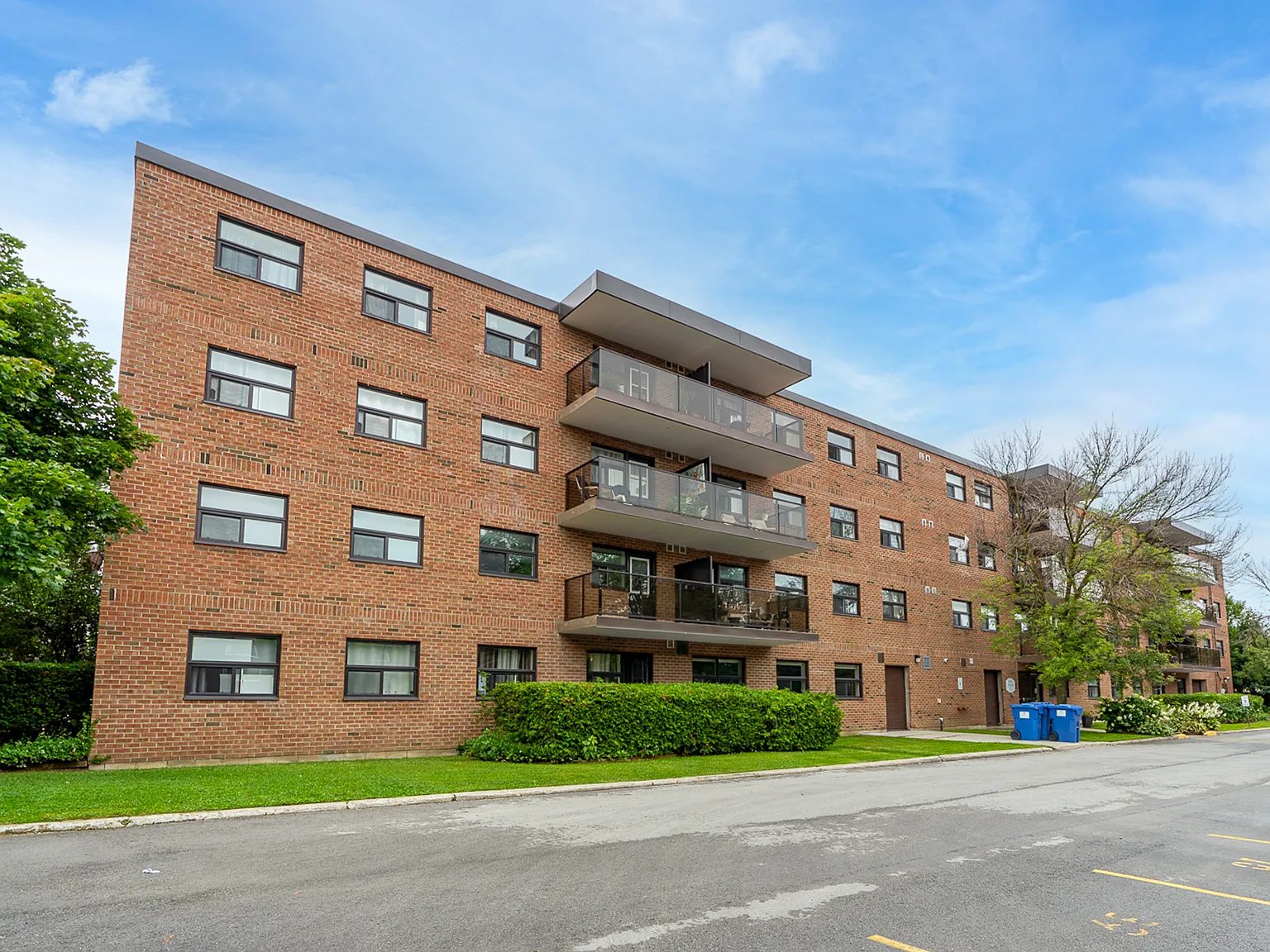 Applewood Apartments — Photo 2