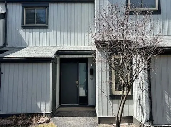 14 Dawson Dr #422, Collingwood, ON L9Y 5B4