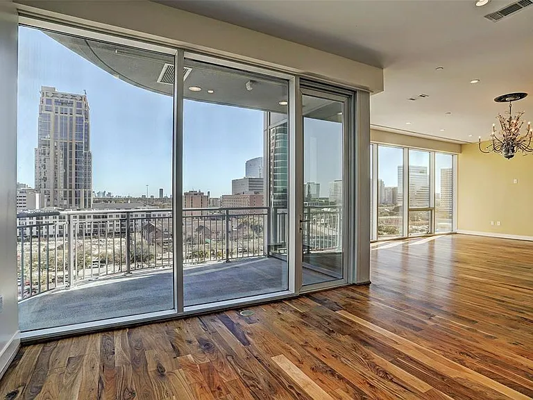1600 Post Oak Blvd #904 — Photo 9
