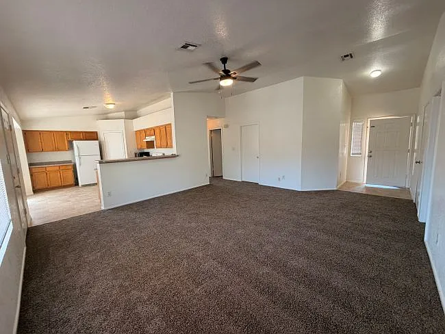 3 bed, 1400 sqft, $1,550 — Photo 3