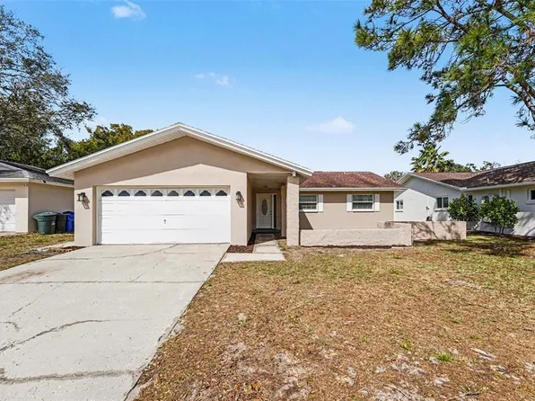 1290 Amberlea Dr E, Dunedin, FL 34698