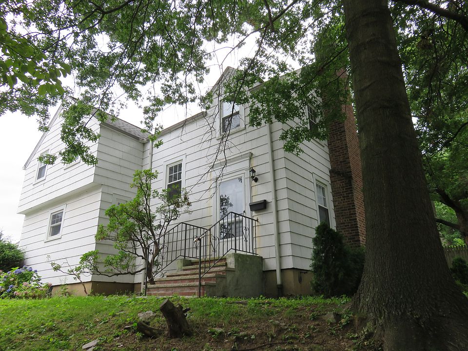 2nd image of 54 Sunnyside Dr