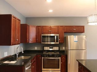 69 Catharine St APT 1, Worcester, MA 01605