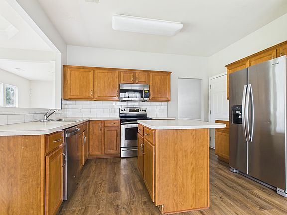 3rd image of 2204 Arbor Vista Dr