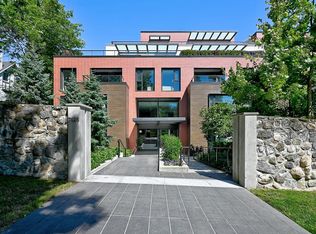 7128 Adera St #204, Vancouver, BC V6P0H6