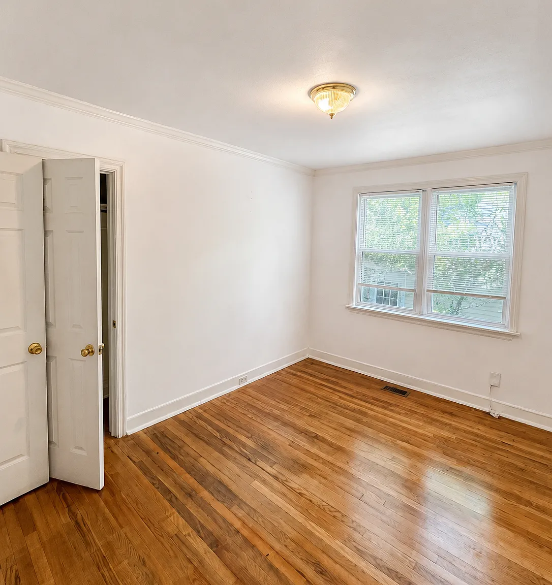 2 bed, 900 sqft, $1,700 — Photo 3