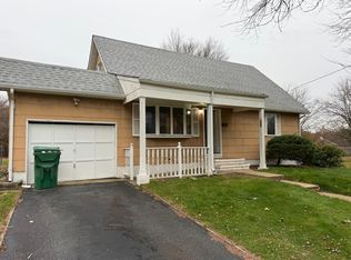 6 Trinity Pl, Jackson, NJ 08527