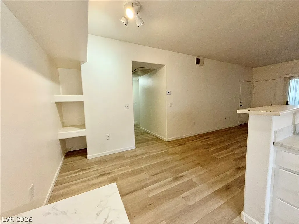 3 bed, 2.0 bath, 1100 sqft, $1,745 — Photo 4