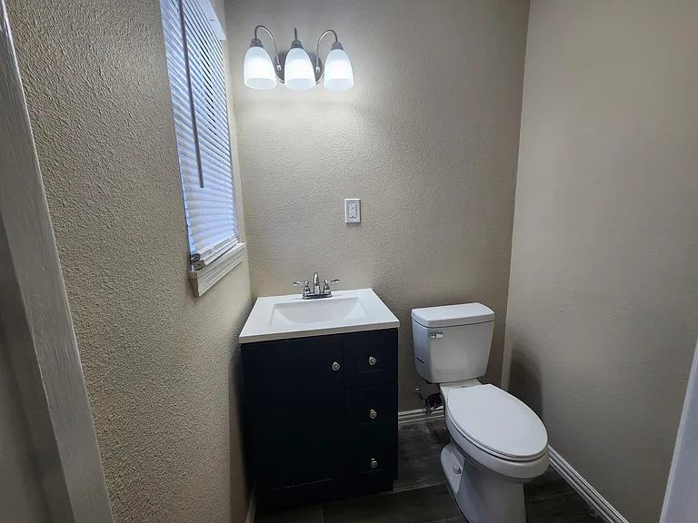 2901 Oleander Ln — Photo 11