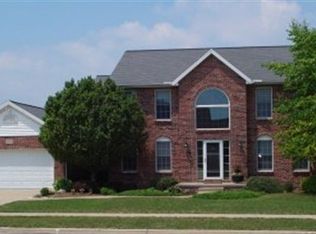 1101 Saddlebrook Dr, Bloomington, IL 61704
