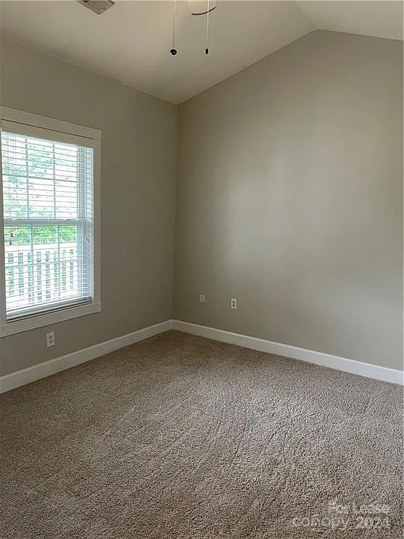 2 bed, 1025 sqft, $1,450 — Photo 3