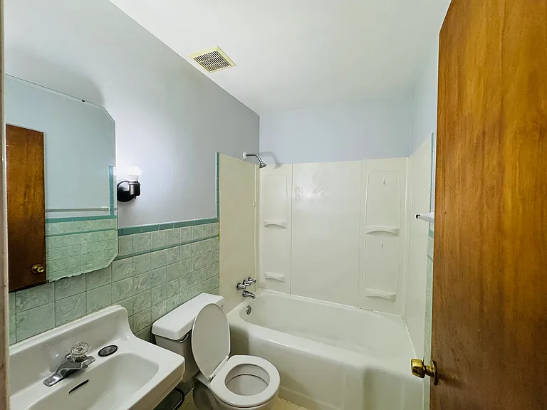 1706 Perth St — Photo 5