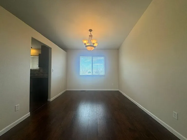803 Foxwood Dr — Photo 6