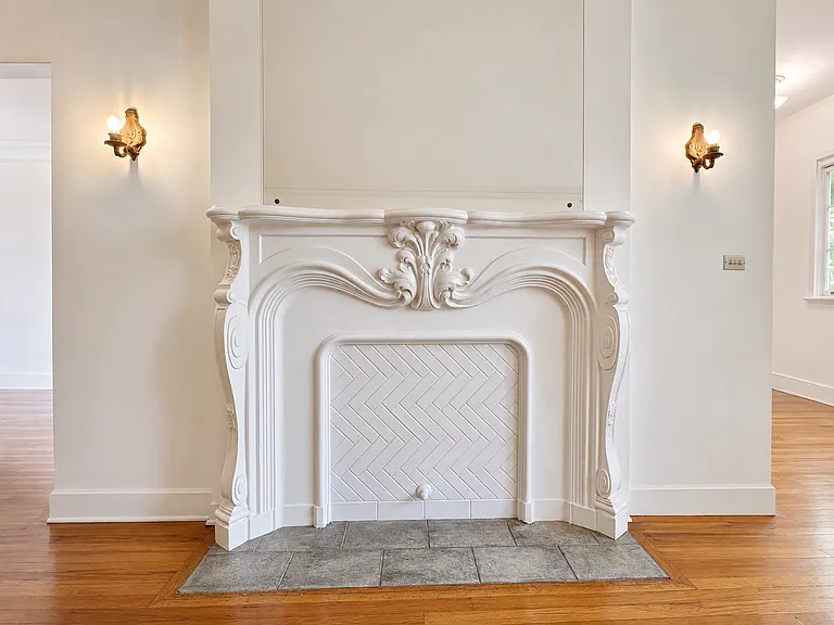 LIVING ROOM fireplace