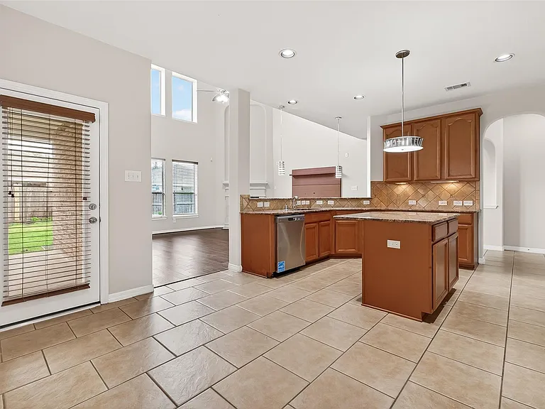 24526 Avellino Ct — Photo 17