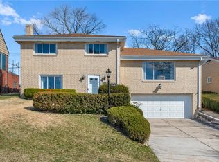 2296 Rose Garden Rd, Pittsburgh, PA 15220