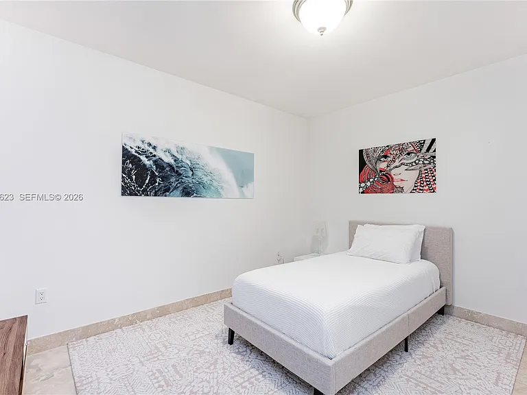 50 S Pointe Dr #701 — Photo 38
