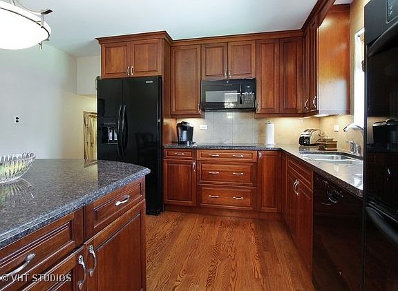 4th image of 528 N Robinson Dr