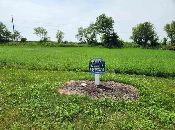 816 Valley Road #4, Dane, WI 53529