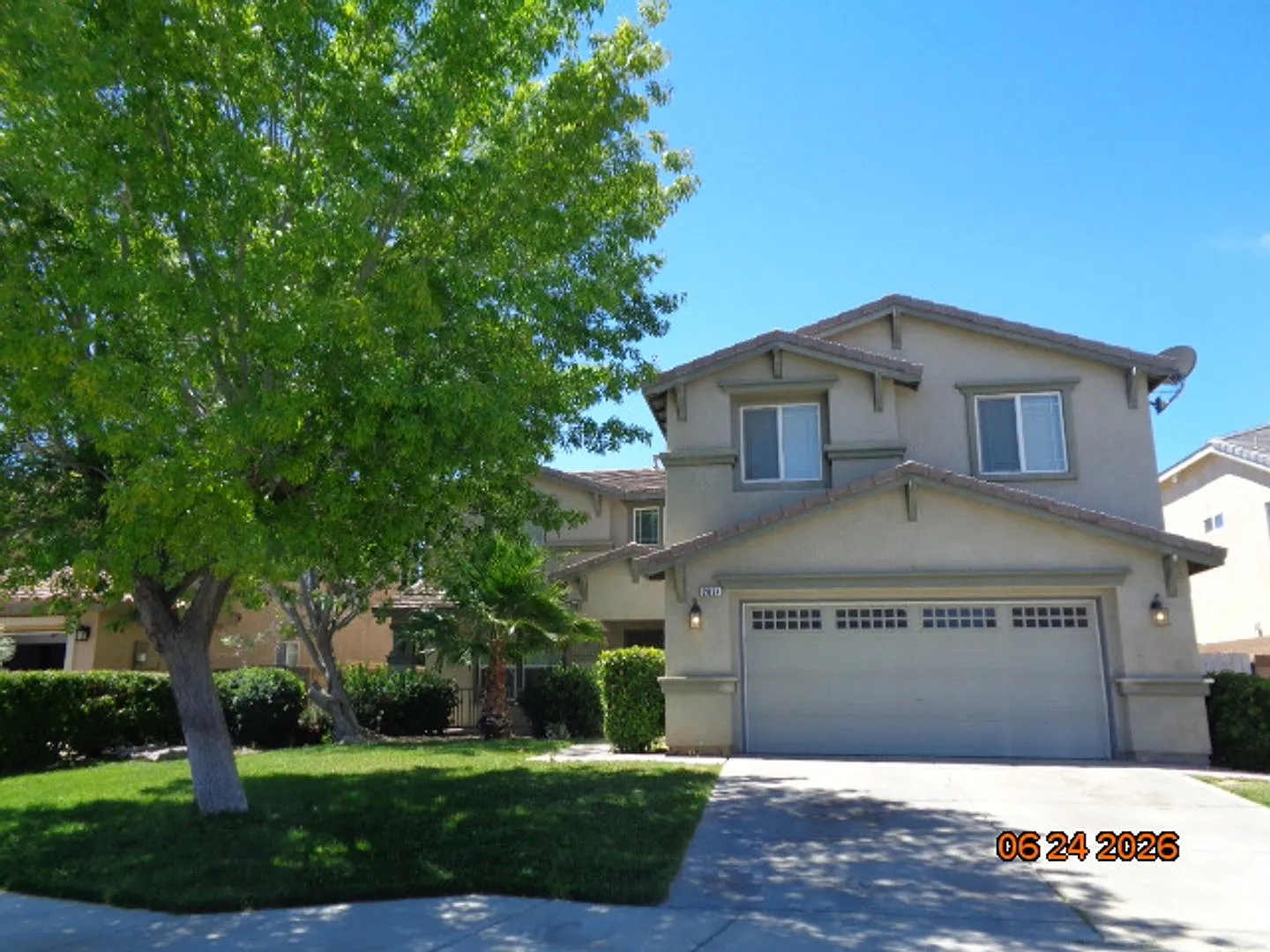 Large West Lancaster 2 Story Built in 2004 with 3638 sq. ft. — Photo 1