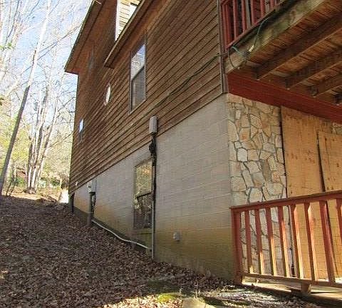 4th image of 205 Posey Pl