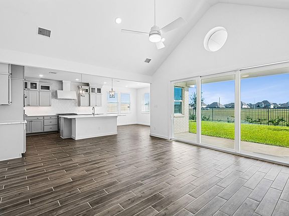 7th image of this home